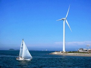 Municipally-owned wind turbine in Hull